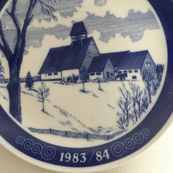 Millhouse porcelain Denmark Holmen kirke 1983/1984 collector plate 7 3/4" - Picture 3 of 5